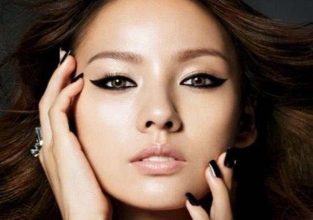 Азиатский макияж глаз