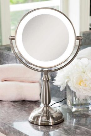 Настольное зеркало с подсветкой: плюсы и минусы